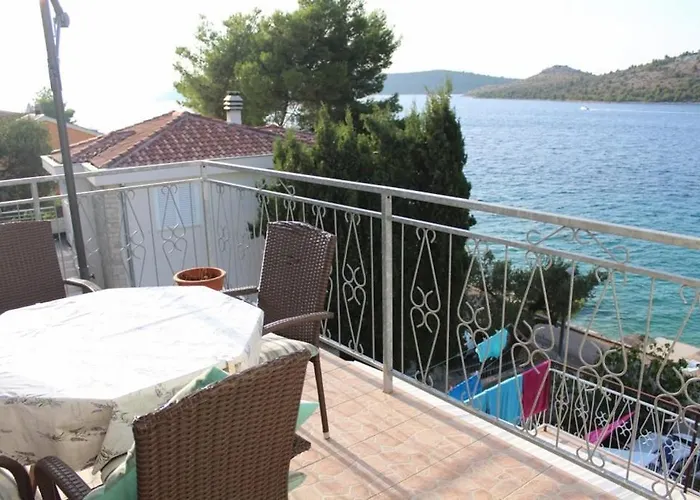 Guest house Marin Grebastica